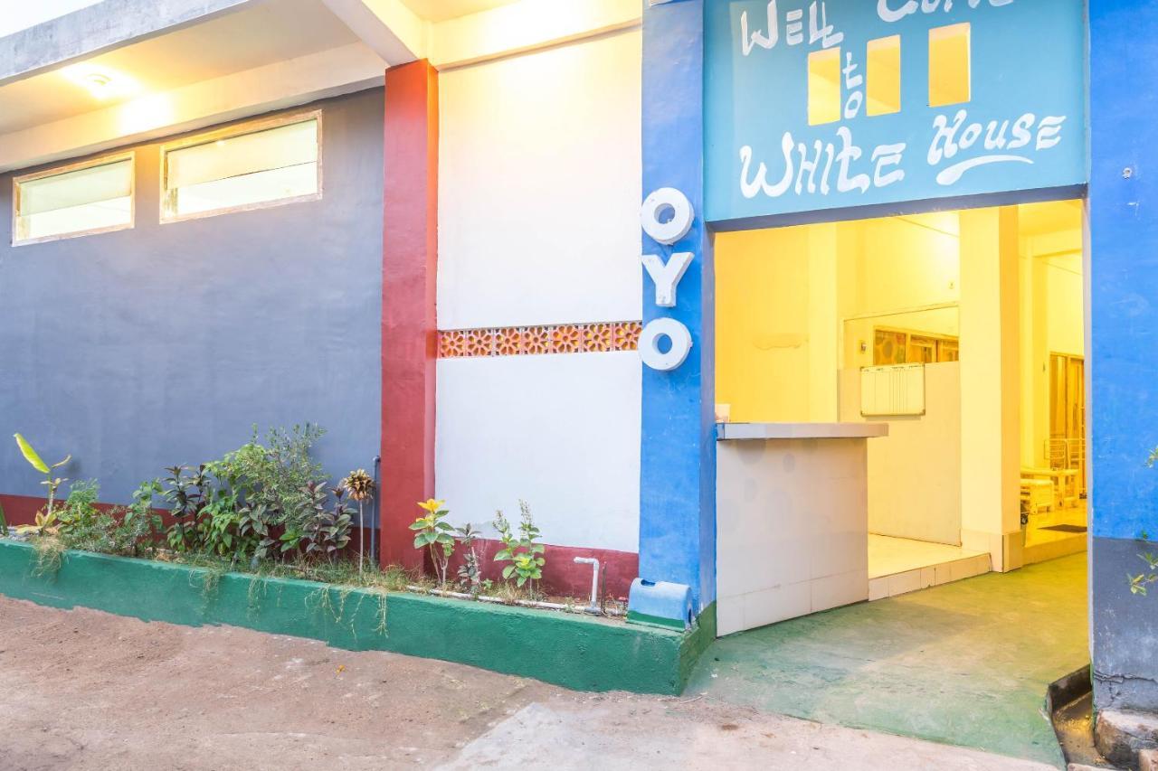 Vaccinated Staff - Oyo 1324 White House Gili Trawangan Exterior foto